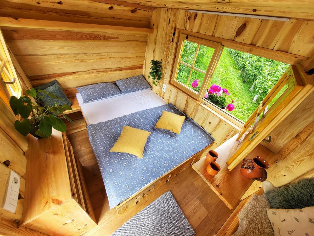 Unique wooden holiday house in nature Lukovica pri Domžalah Buitenkant foto