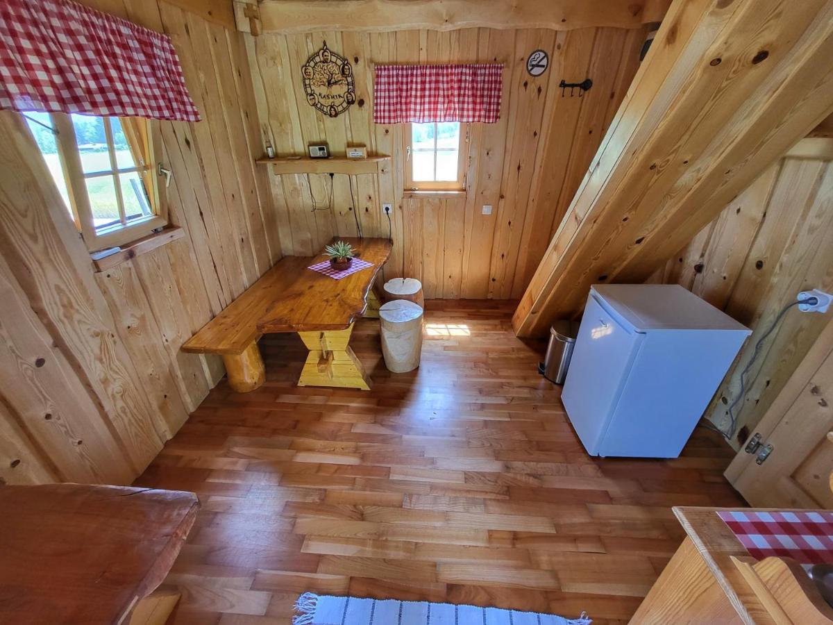 Unique wooden holiday house in nature Lukovica pri Domžalah Buitenkant foto